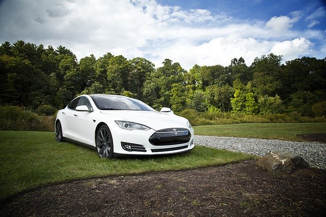 elektromobil Tesla